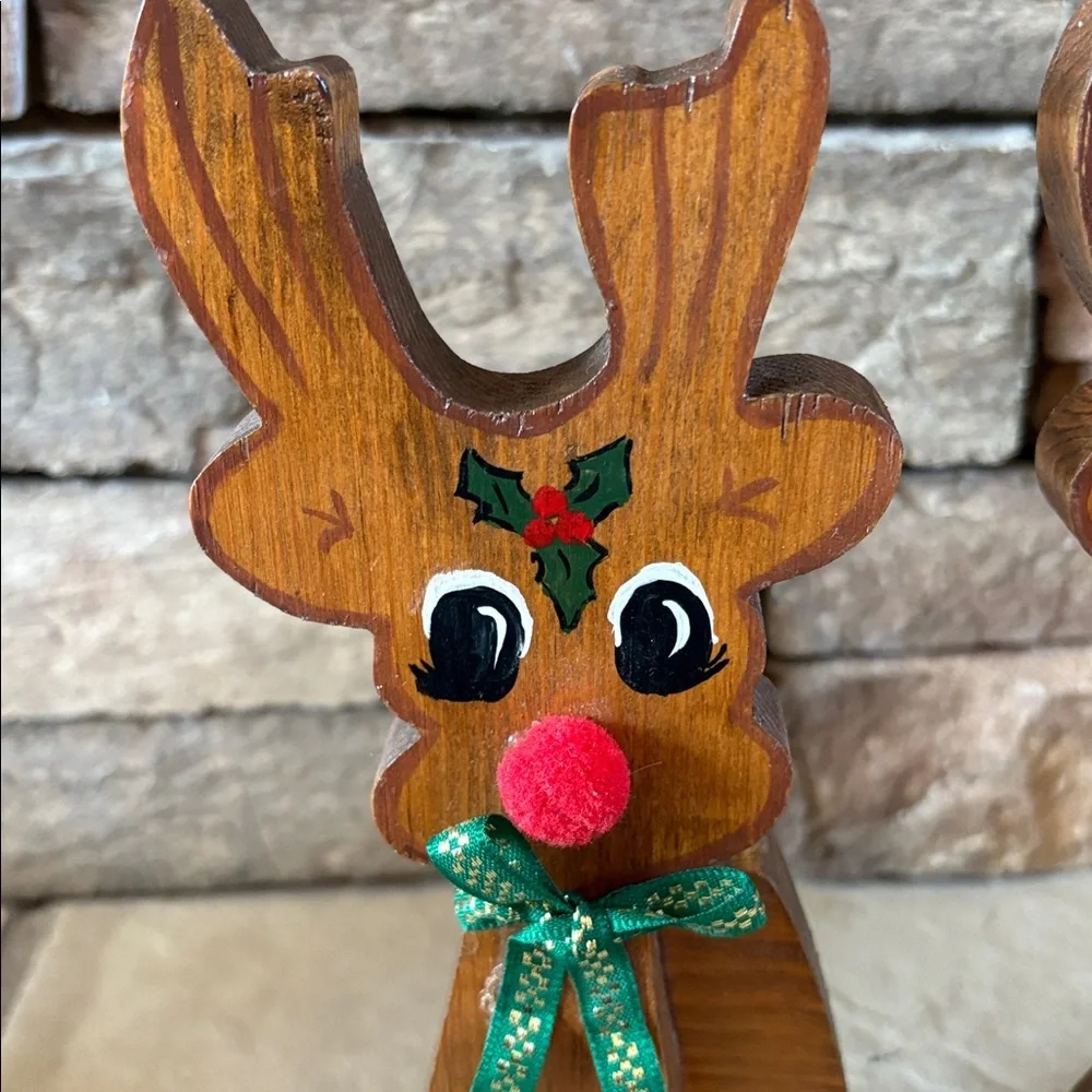 Handmade Wooden Reindeer with Green Bow and puff ball nose - Picture 2 of 6